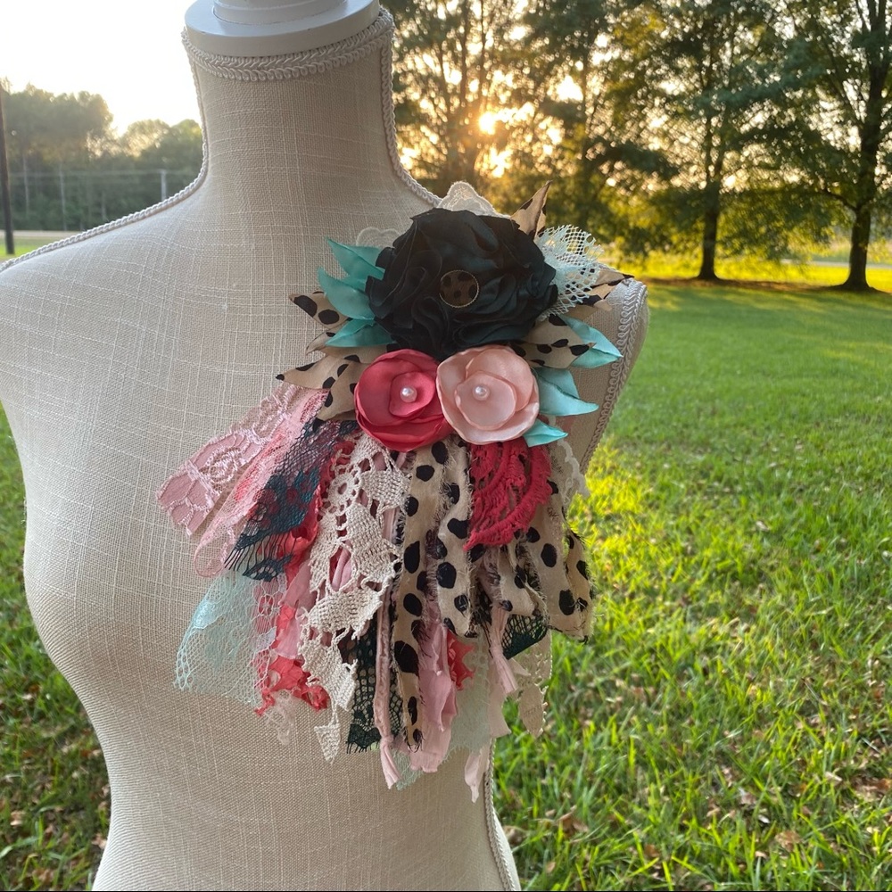 🛑SOLD🛑 • Emerald/Coral/Blush Scrappy Flower Pin